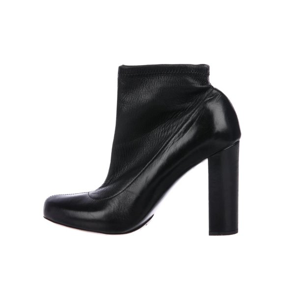 Chloe Black Leather Heeled Booties - Picture 1 of 5